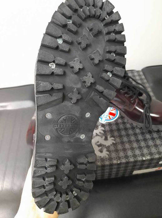 Bota "combat" tamanho 38 ,de cabedal Nevermind NOVA