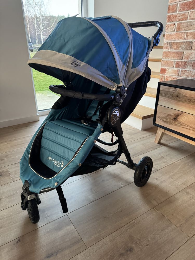 Wózek spacerowy, spacerówka Baby Jogger City Mini Gt z podnóżkiem