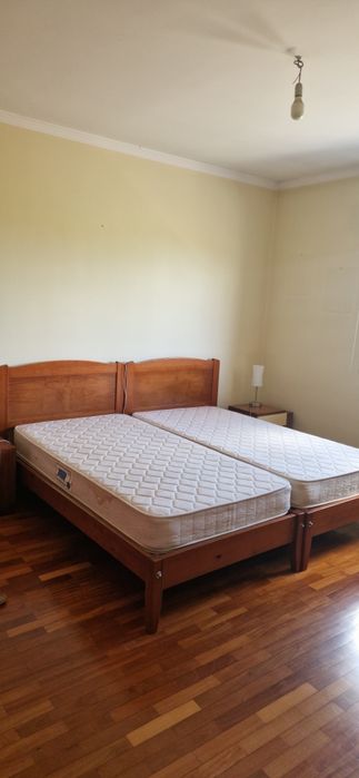 Cama Solteiro com Colchão 0.99 x 1.95 m