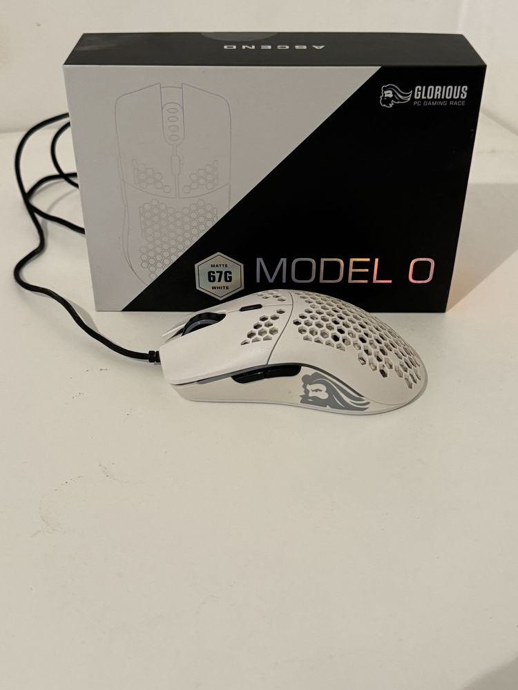 Rato Glorius Model 0 + Suporte para o Glorius
