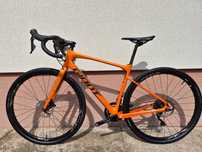 Rower szutrowy gravel Giant Revolt Advenced 2, full carbon, hydraulika