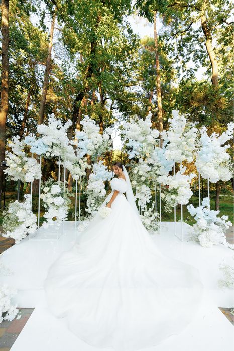 Продам весільну сукню