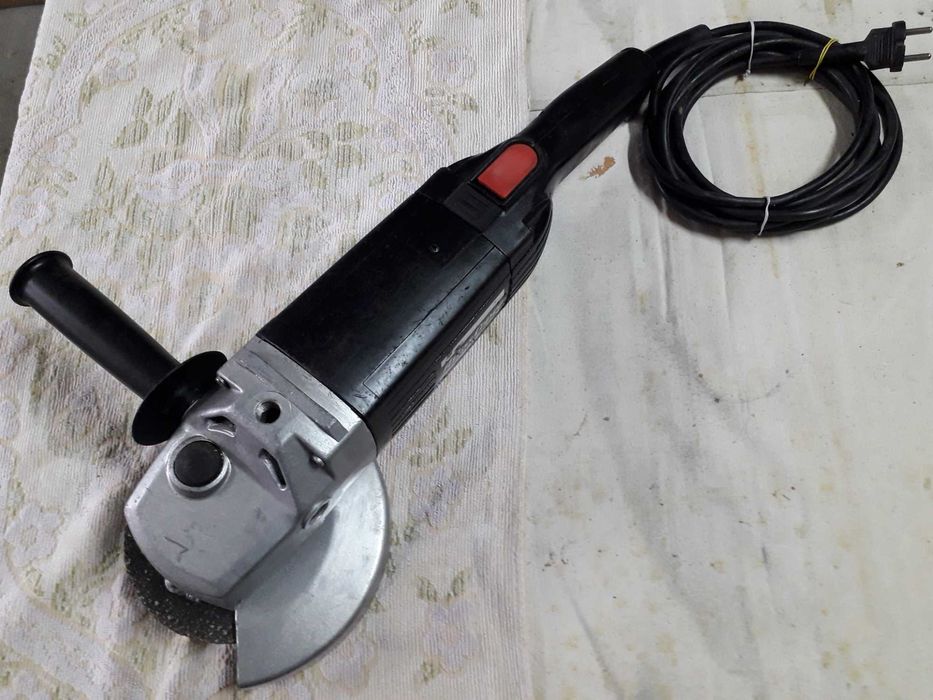 Rebarbadora Profissional Atlas Copco 220/240v 1900w modelo WS 1900