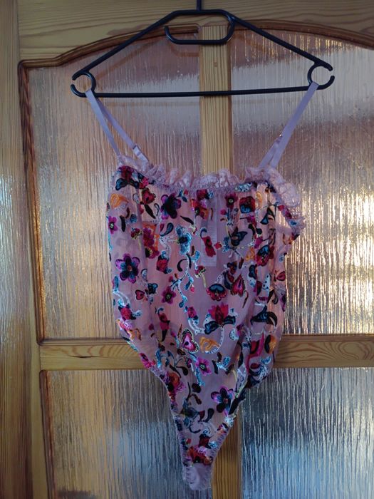 Nowe piękne body L