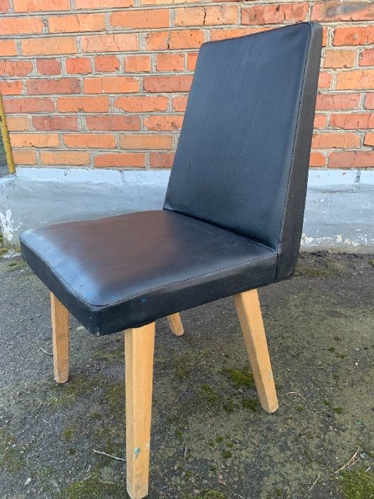 Деревянный стул (оббивка кожзам)