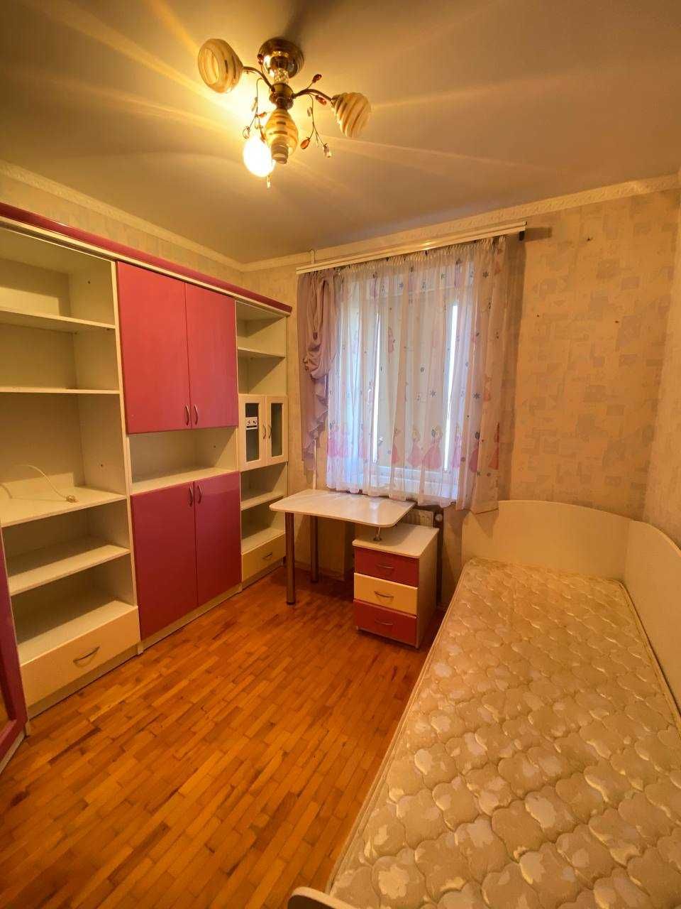 Продаж 4-кімнатної квартири