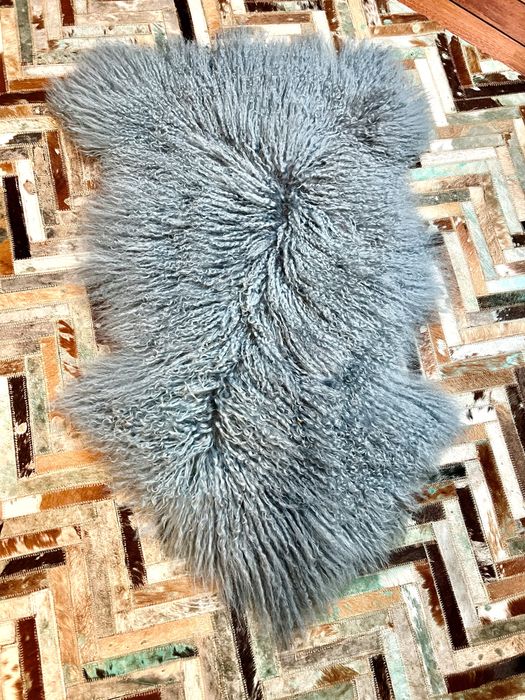 Dywan skórzany owcza skóra lama niebieski błękit blue