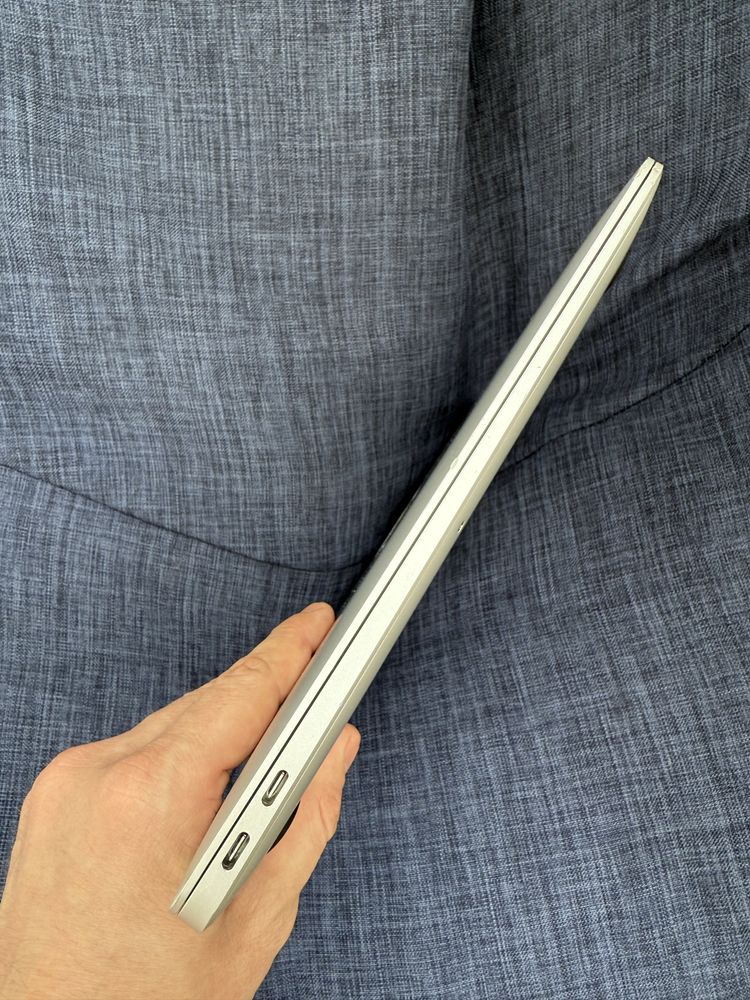 Macbook Air 13 2020 i5 1.1/3.5 Ghz ,8 gb Ram, 512Gb ssd , 94% АКБ
