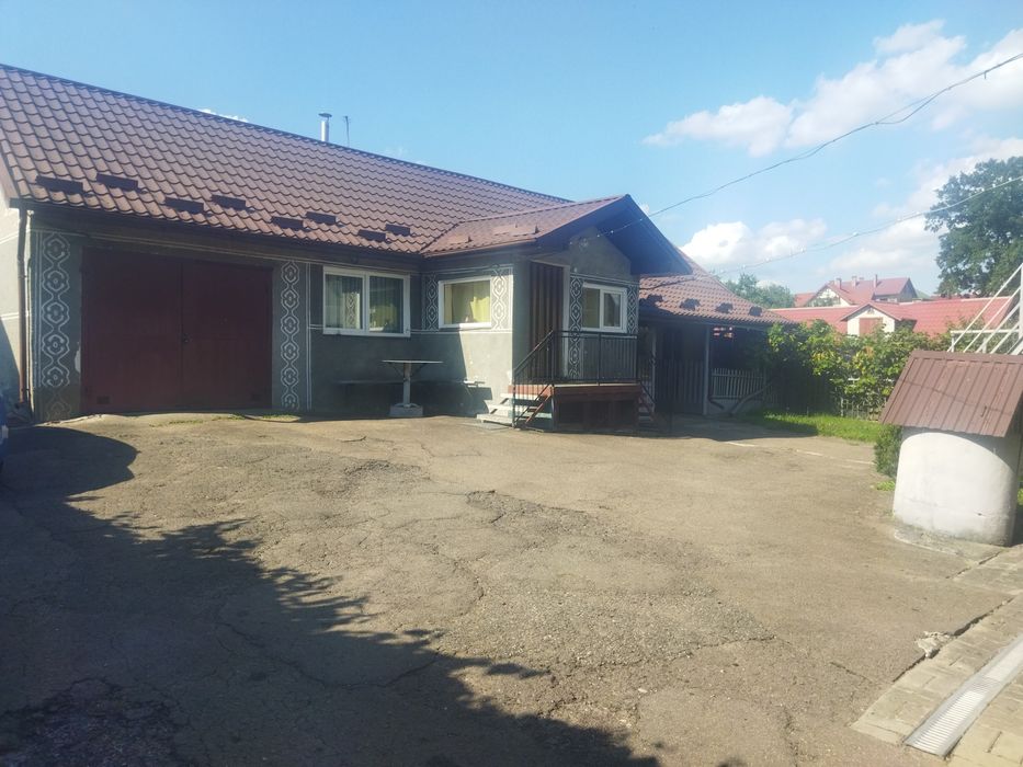 Будинок в передмісті Львова