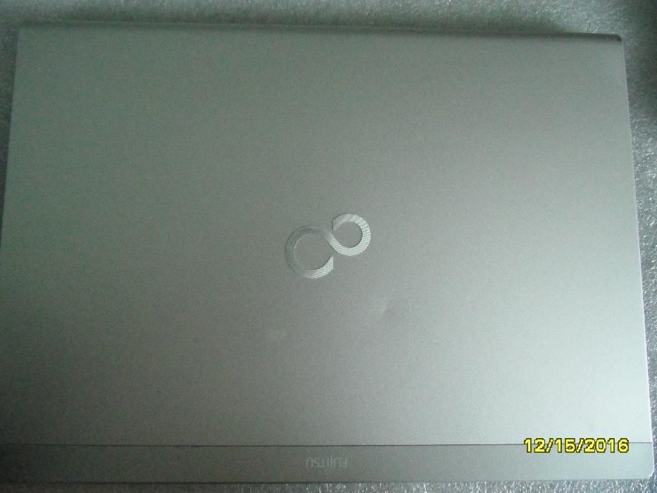 ультрабук Fujitsu Lifebook UH572 i5 13.3"