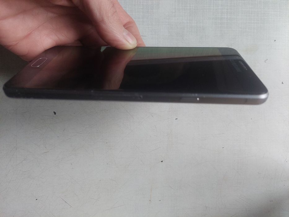 Samsung  Galaxy A 7 (6)