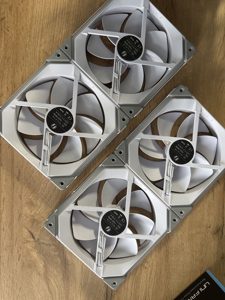 Wentylatory Lian Li SL 140mm RGB WHITE 4 Sztuki