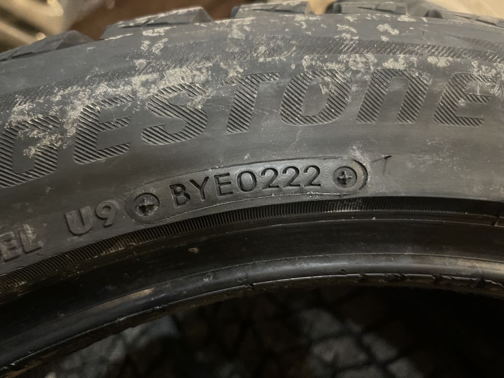 Зимняя резина Bridgestone 285х45х22