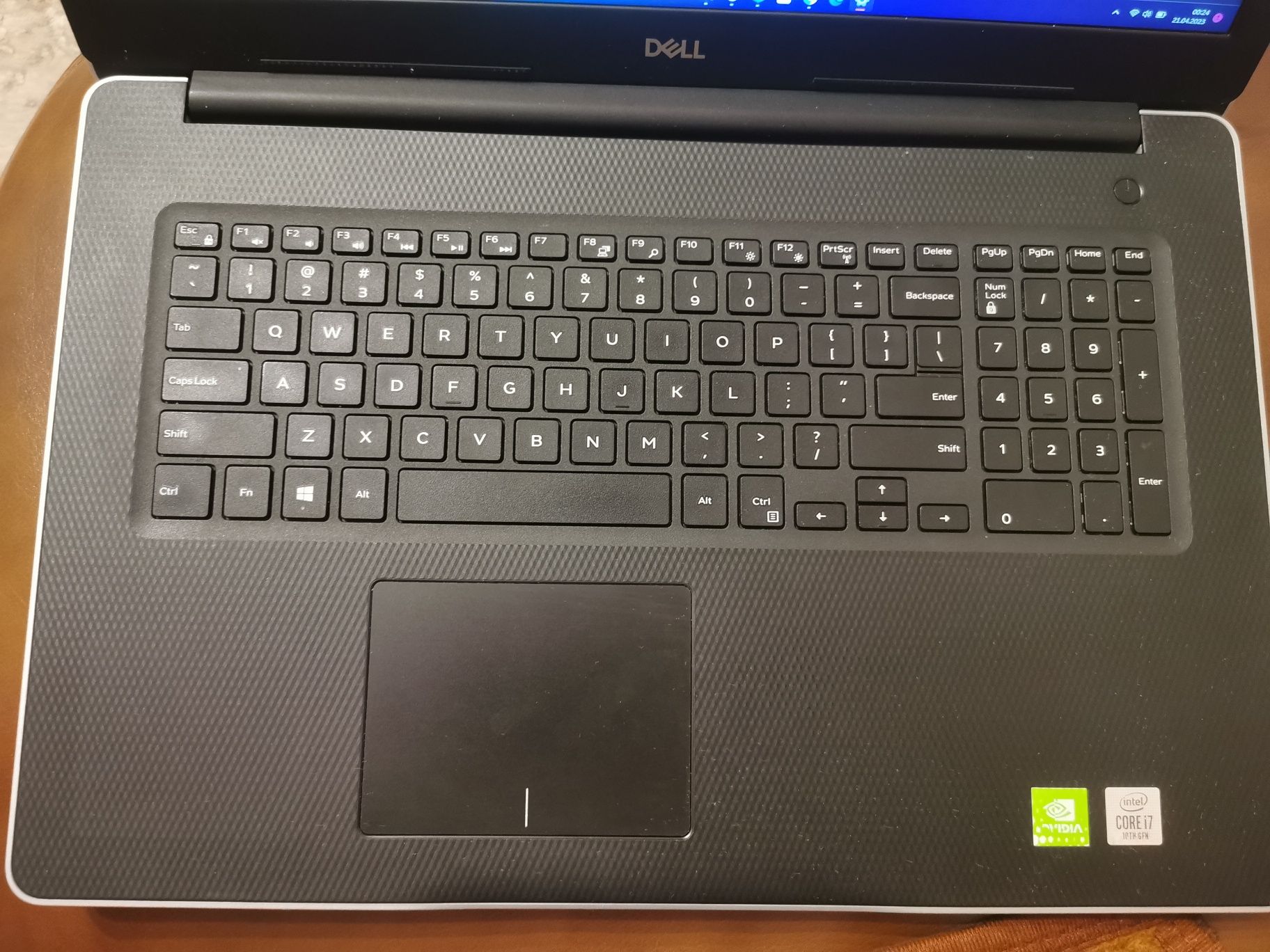 DELL INSPIRON 3793, i7, 16gb, dwa dyski 256Gb SSD