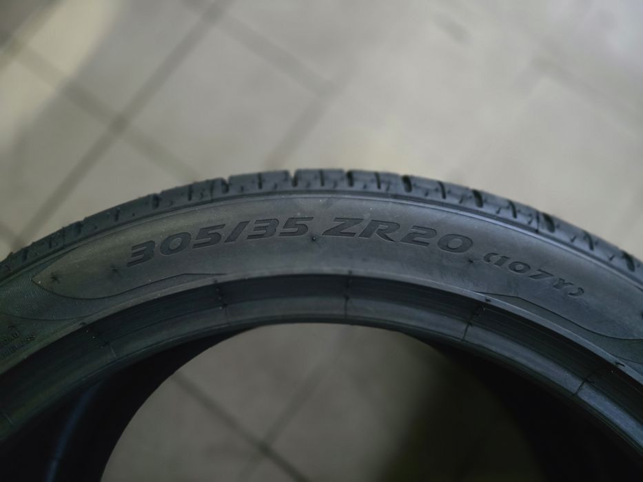 Pneus 305/35 R20 Pirelli P Zero – 99%