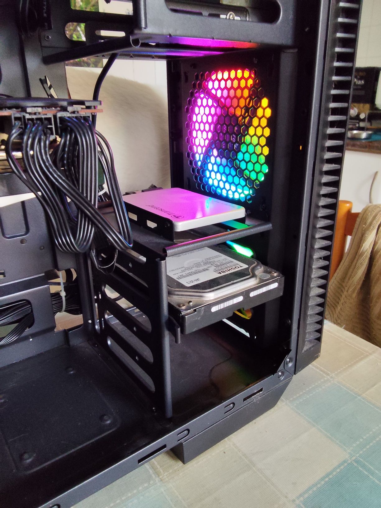 Vendo caixa ATX dark silent nova