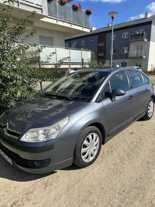 Spzredam auto citroen c4 w dobrym stanie.