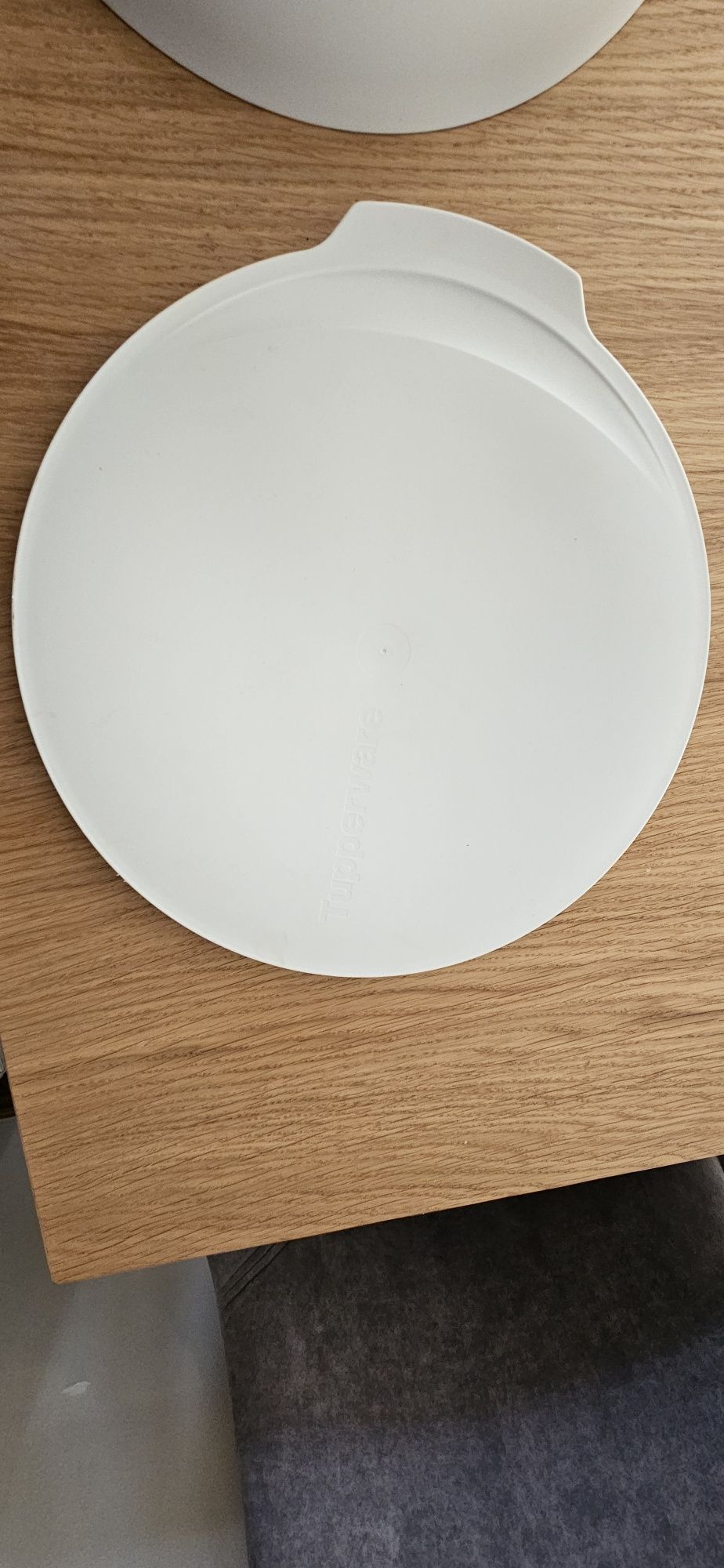 Sprzedam miskę tupperware