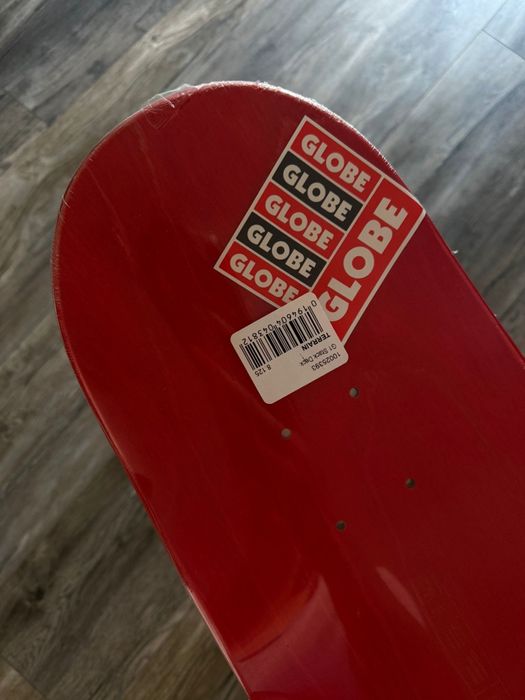 Tábua de skate nova Globe 8.125