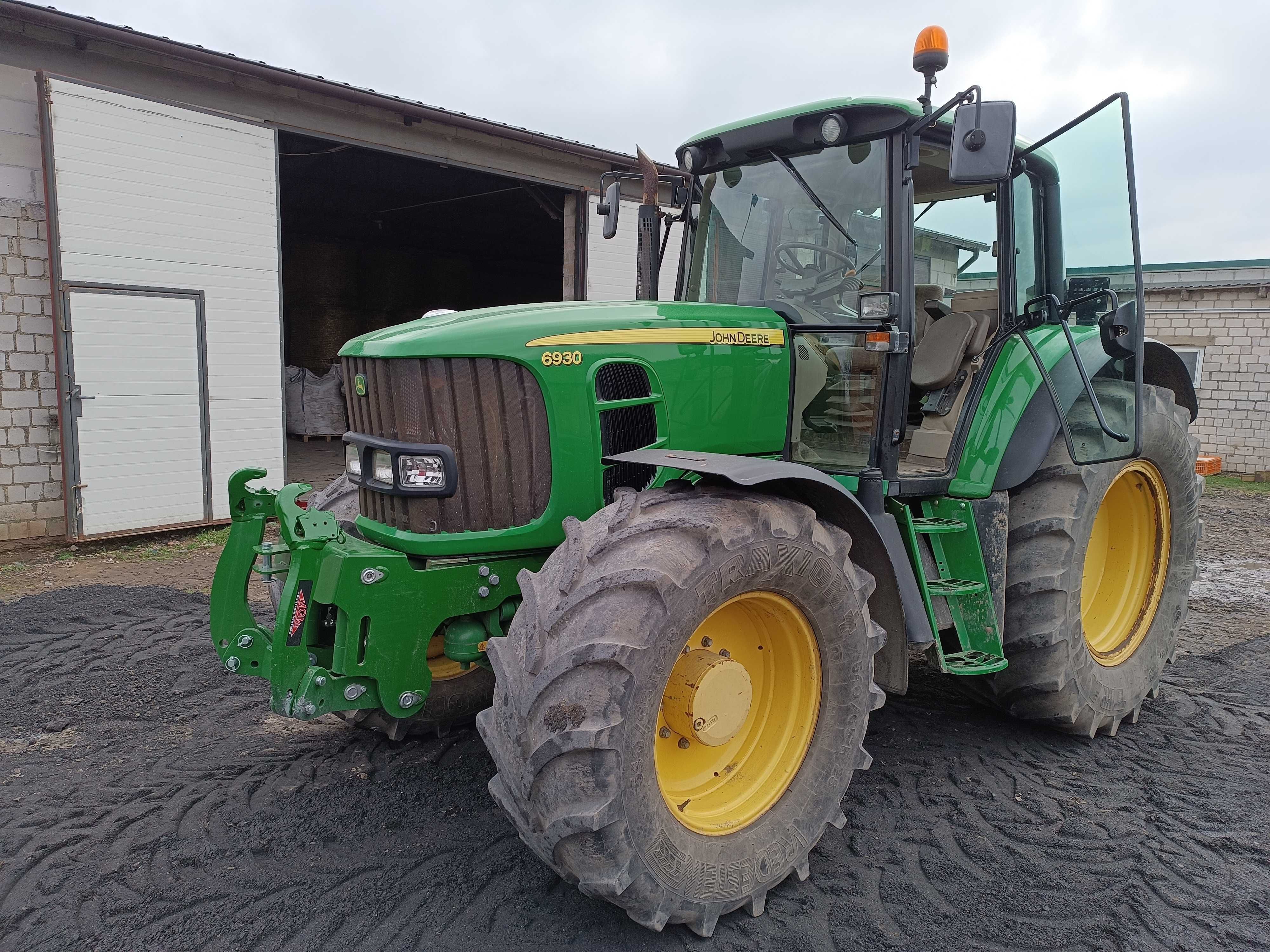 John Deere  6930,  rok 2012,   9700 mth, sprowadzony, zarejestrowany.