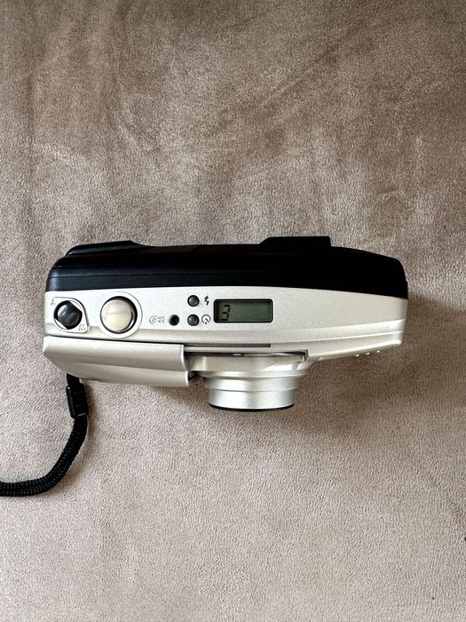 Продам плівковий фотоапарат Olympus Superzoom 105G