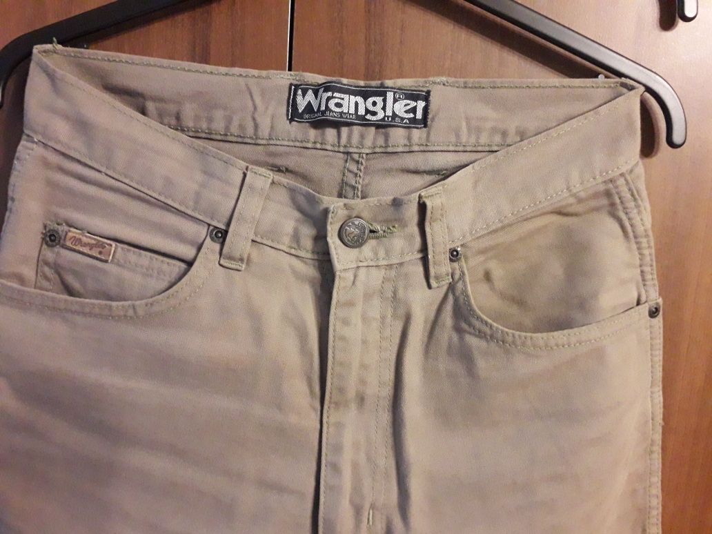 Джинсы Wrangler.