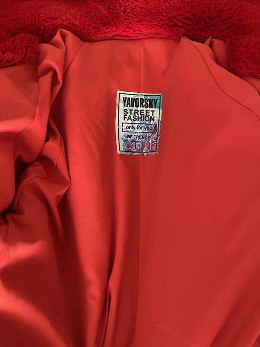 Шуба червона фірми Yavorsky