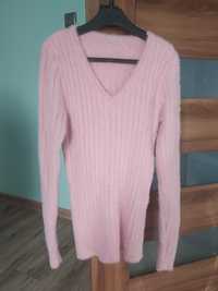 Sweter puchaty gruby ciepły elastyczny 38 M z dekoltem V