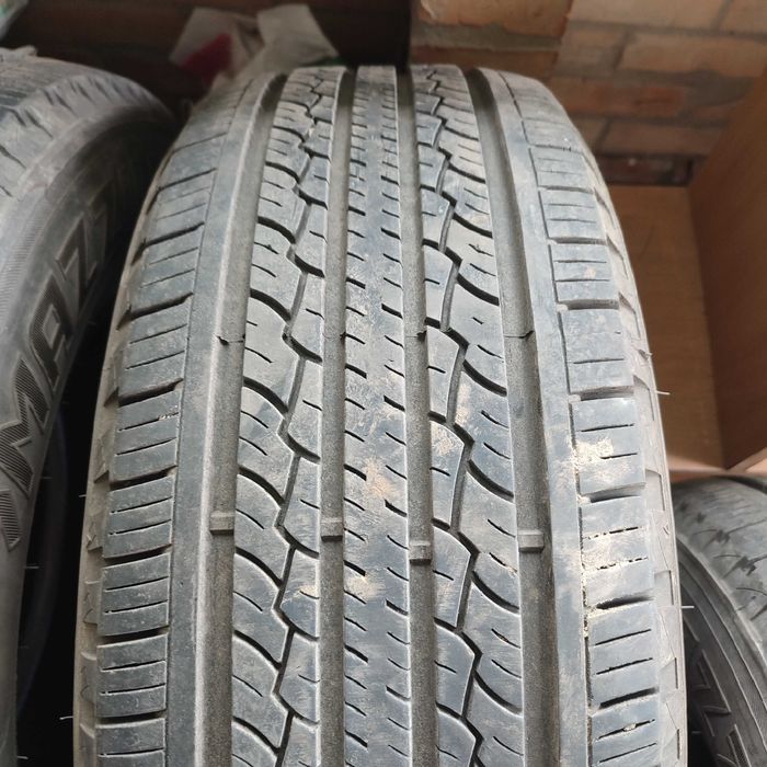 Продам шини 245/70 R16