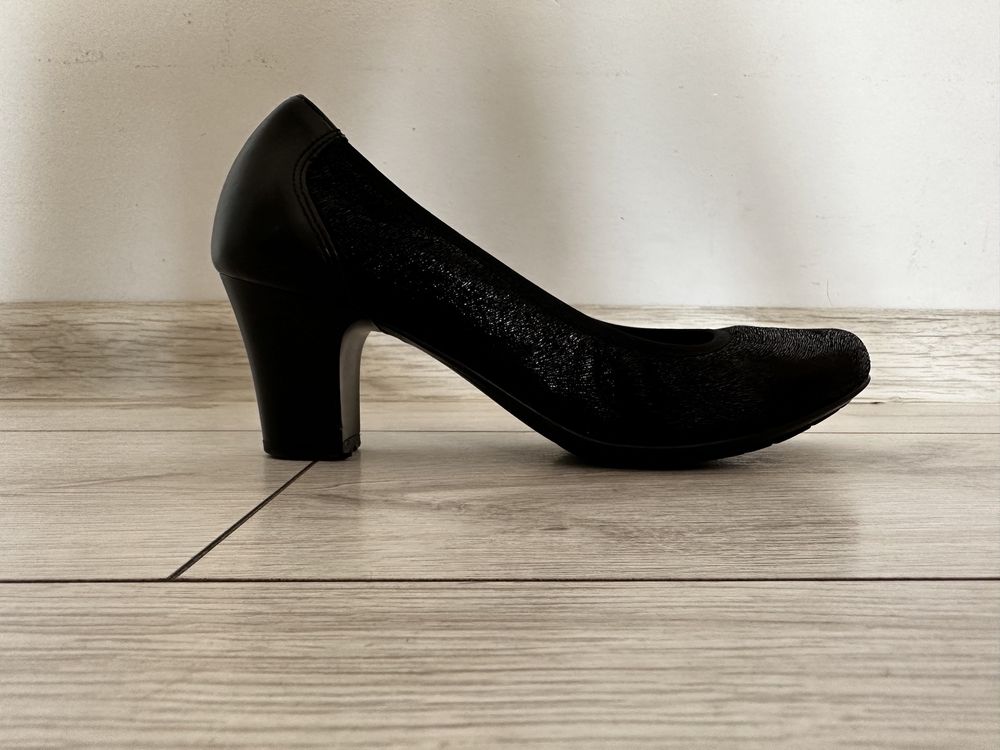 Czarne buty na obcasie Lasocki (rozmiar 37)