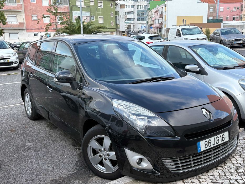 Renault Grand Scenic Preto