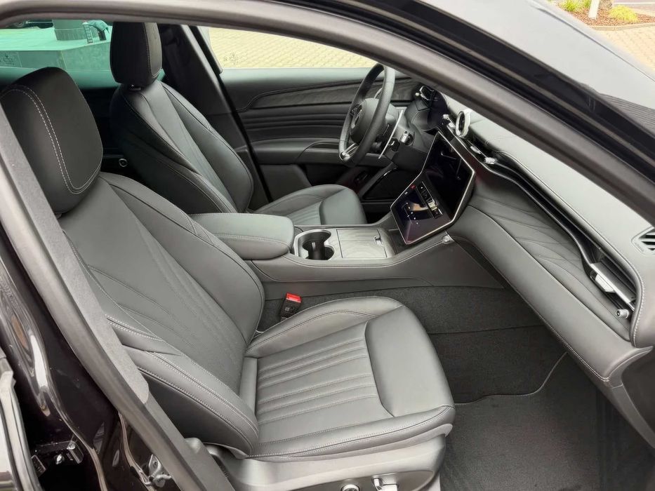 Maserati Grecale      2025