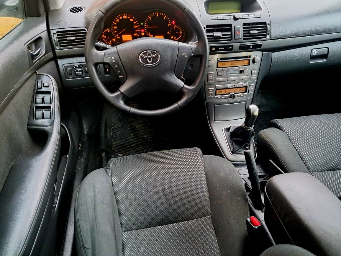 Toyota Avensis 2.0 Diesel 2004 Klima Elektryka Sprawna Zarejestrowana