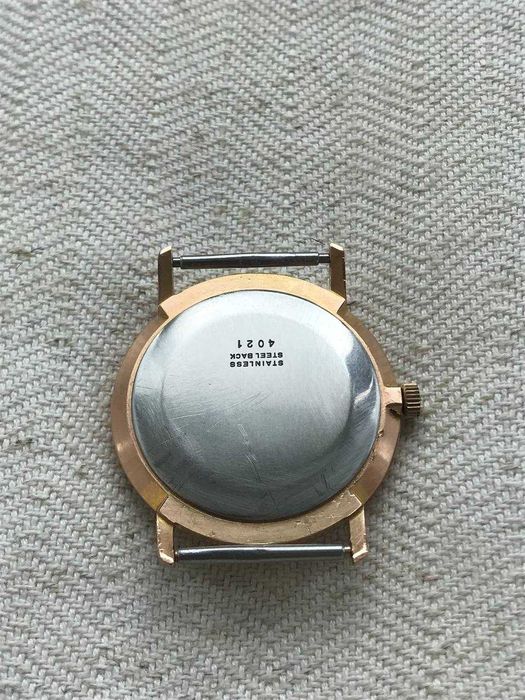 Швейцарские позолоченные часы