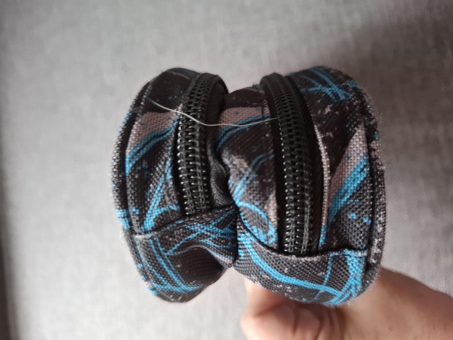 Piórnik podwójny HEAD