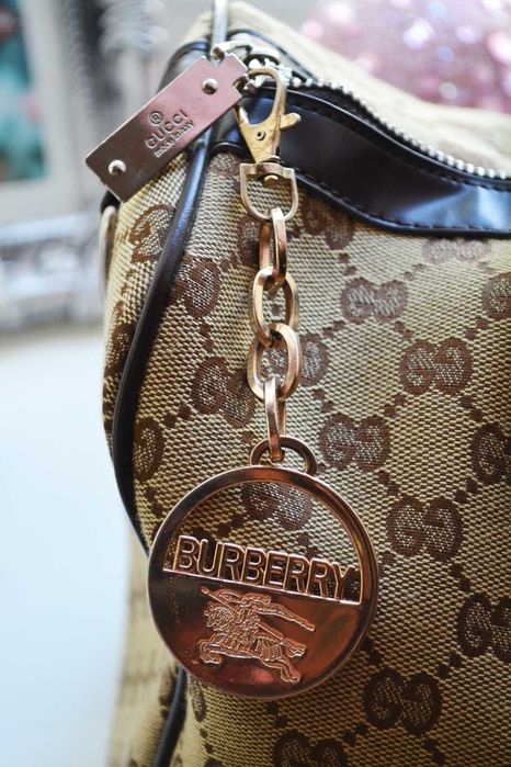 Брелок Burberry для сумки ключей украшение