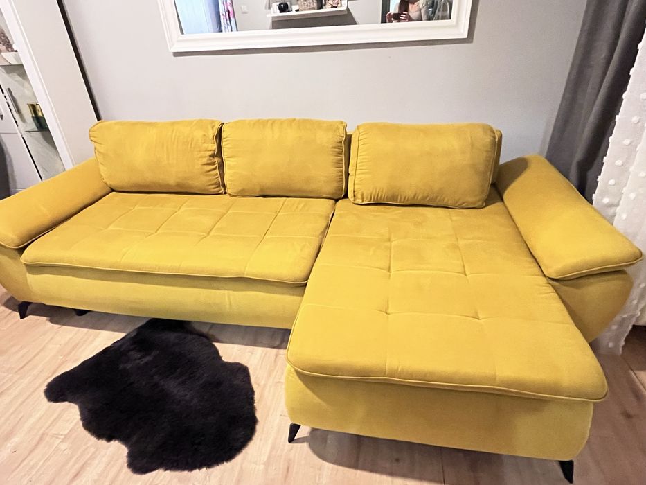 Narożnik miodowy. Kanapa.