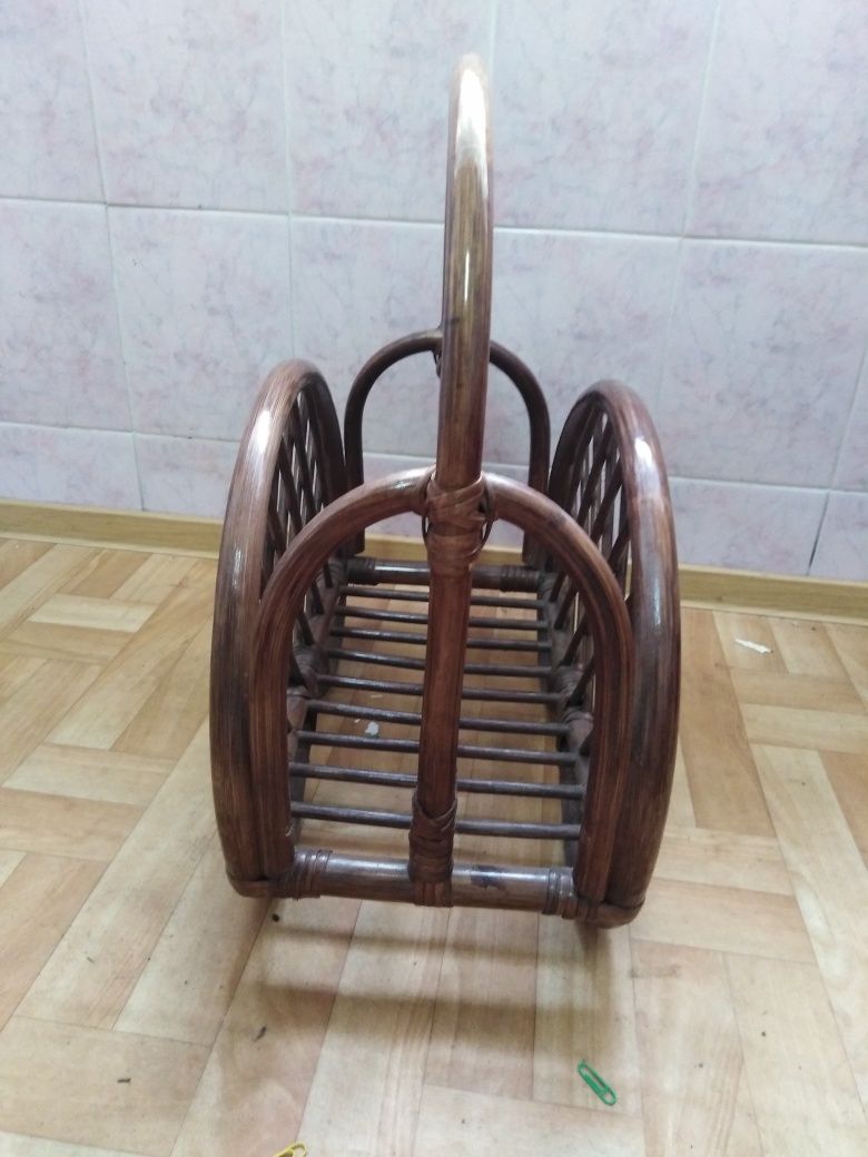 Stylowy kosz na gazety