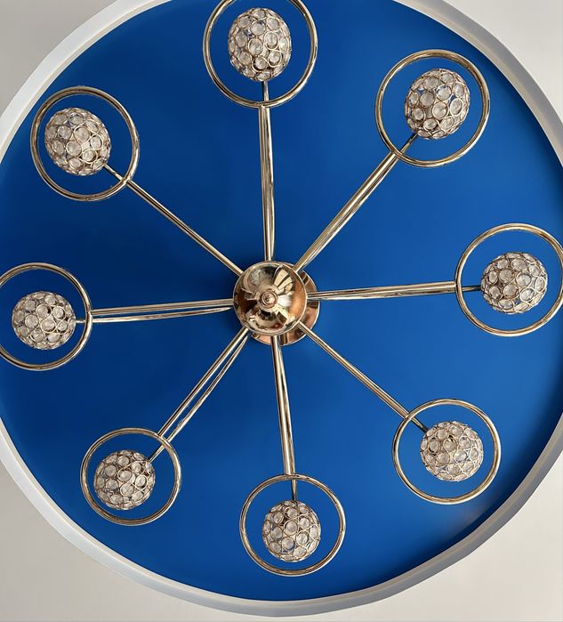 Люстра з гарним дизайном