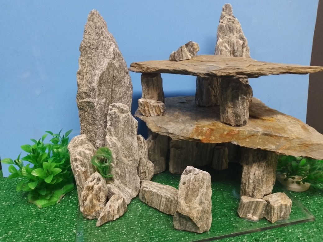 Wystroje kamienne, grota do akwarium lub terrarium