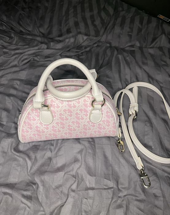 Рожева сумка guess