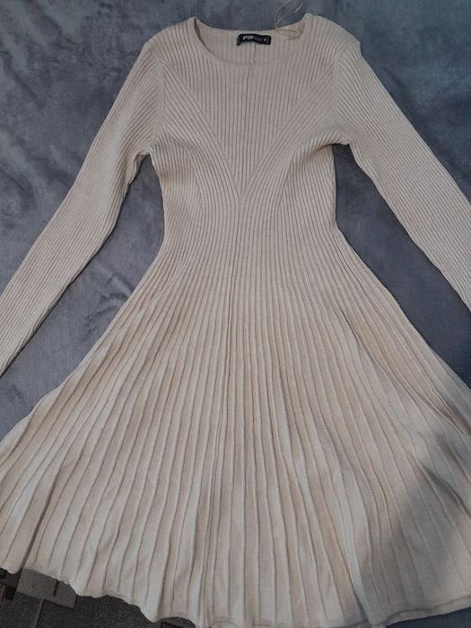 Сукня жіноча бежева
