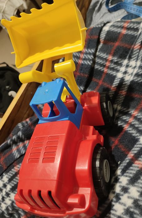 Екскаватор великий  трактор 31см Wader