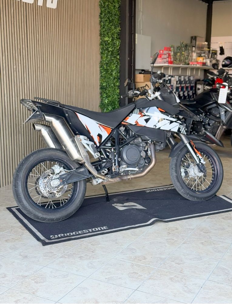 KTM 690 Supermotard LC4