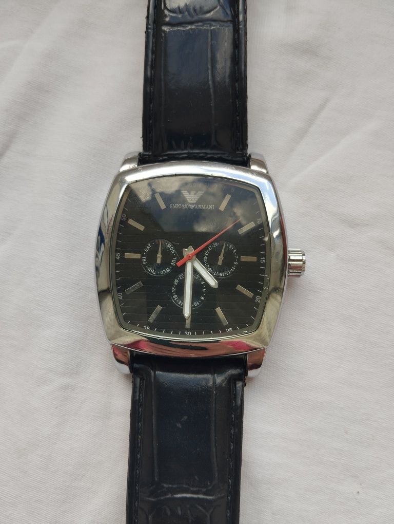 годинник ,часи швейцарські з хронографією Emporio Armani