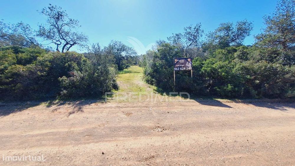 Terreno Rustico em Loulé com acesso directo