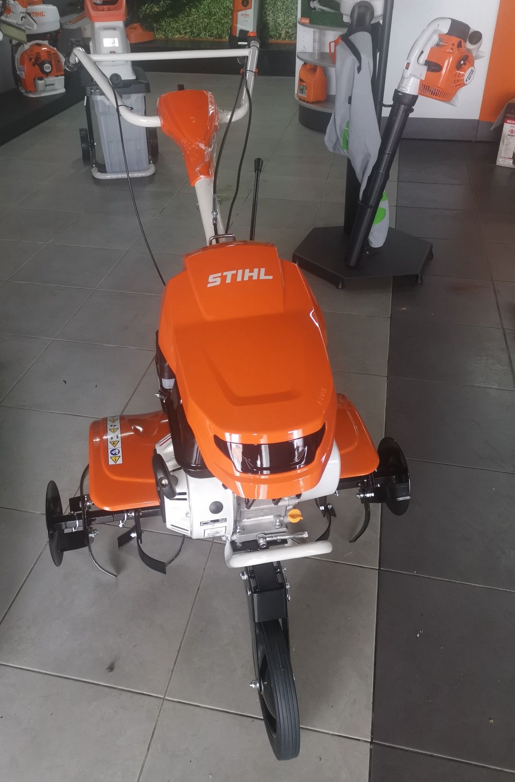 Moto-Enxada Stihl MH 600 Nova