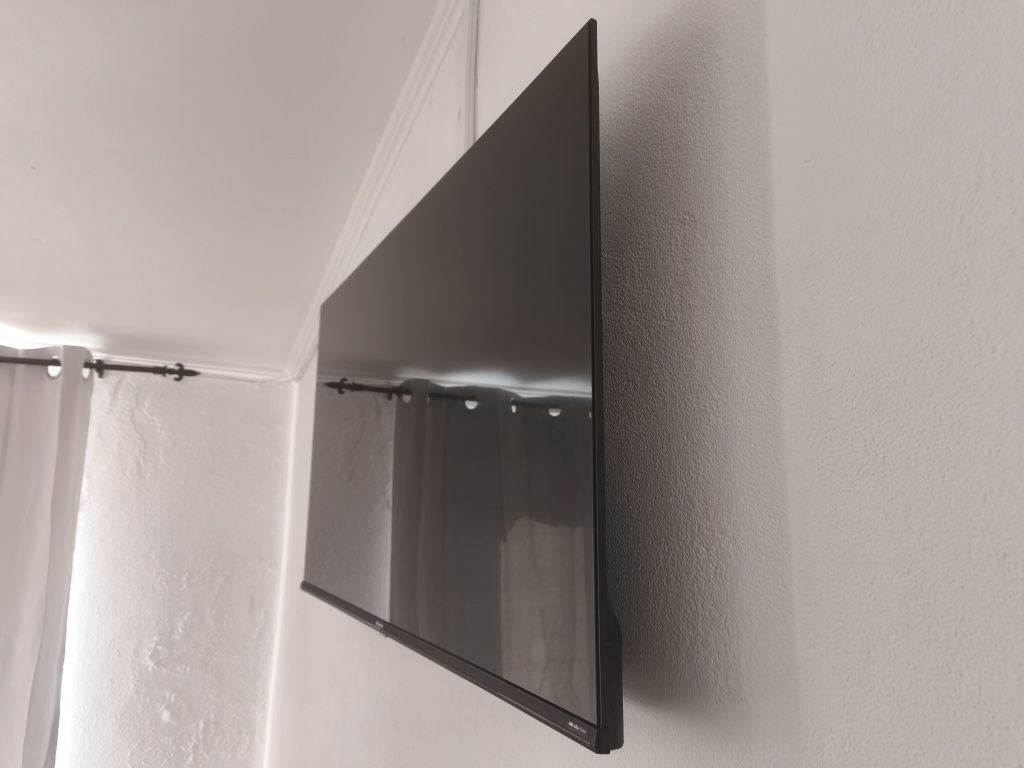 Televisão Hisense 43"