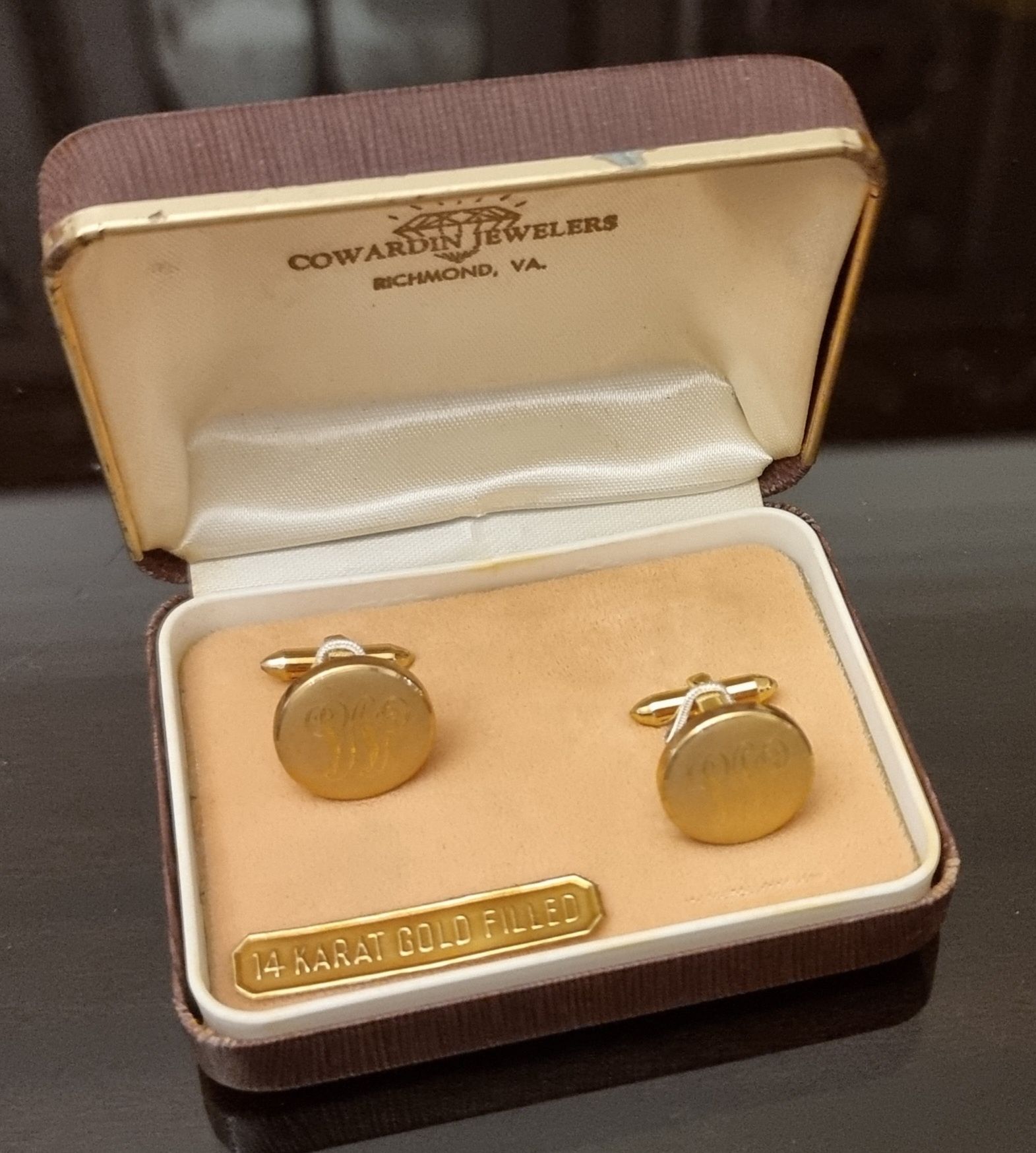 Botões de punho com camada de ouro