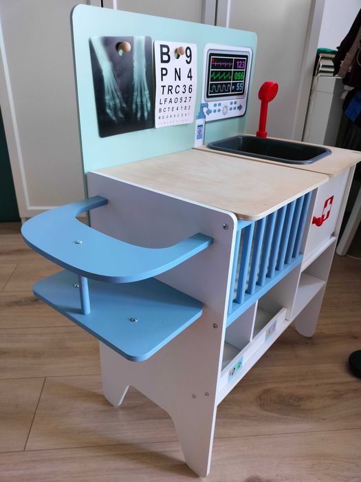 Drewniana przychodnia lekarska / weterynaryjna / klinika Lidl Playtive